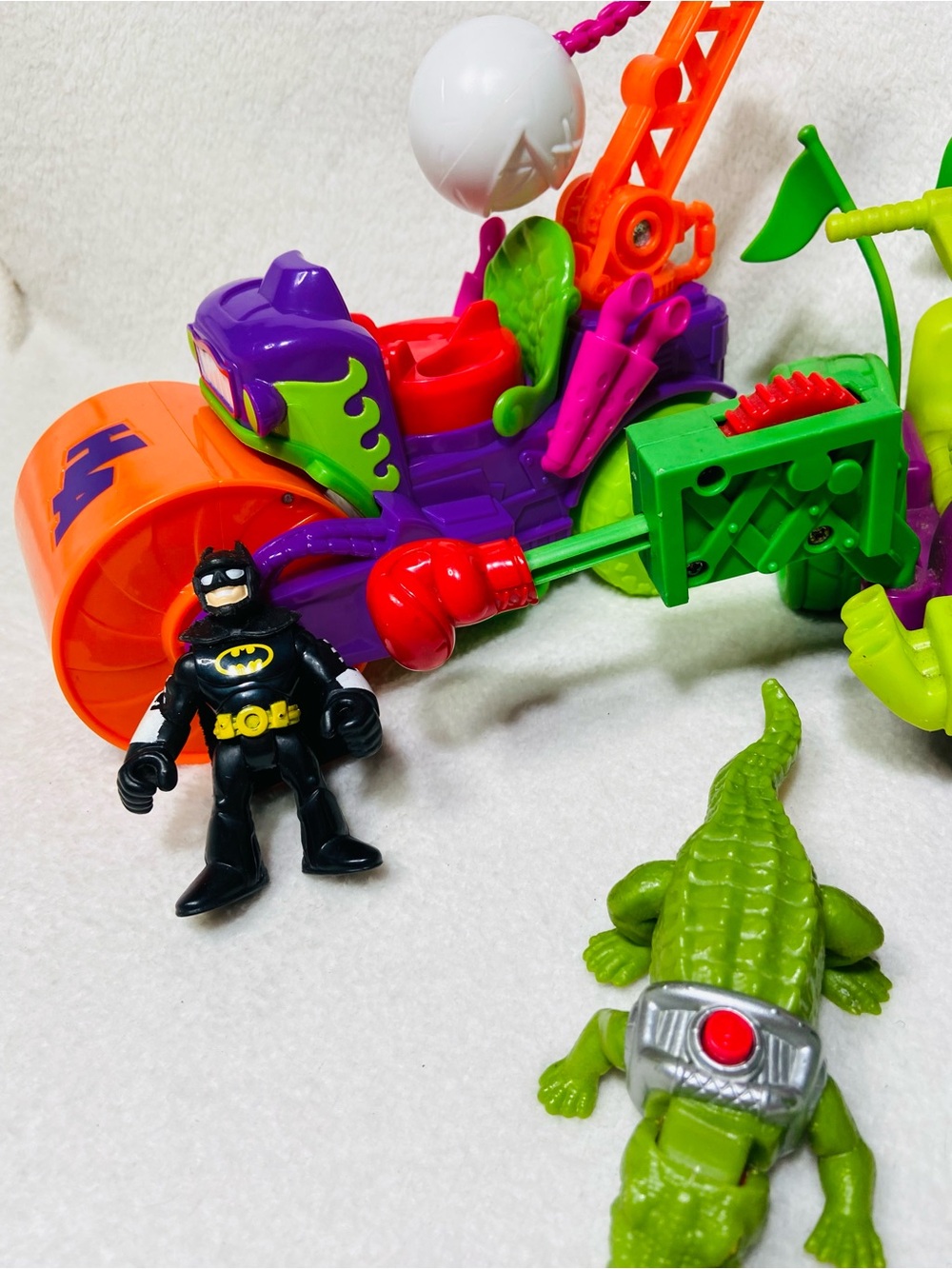 Fisher Price Imaginext DC Batman Joker Imaginext Toy - Picture 3 of 11